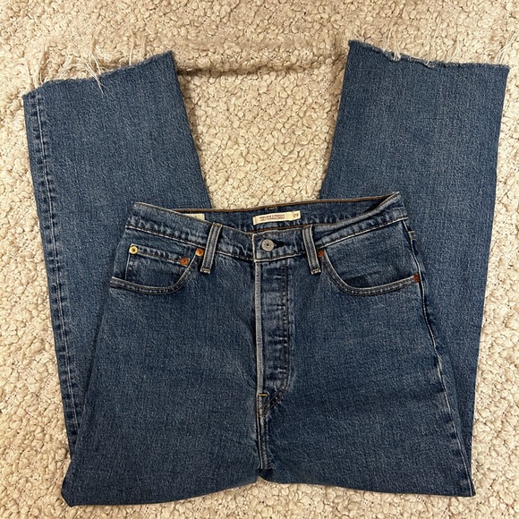 Classic Blue Ribcage Levi’s Jeans - Picture 1 of 4